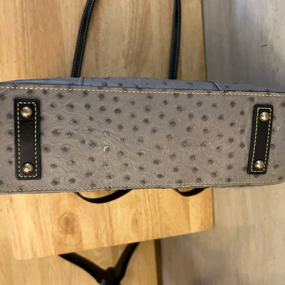 Dooney & Bourke
Lexington Gray Ostrich Purse Shoulder Bag - Picture 9 of 16